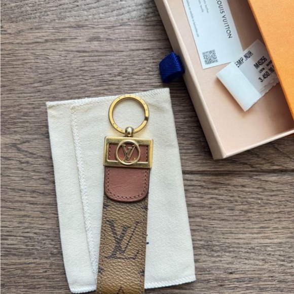 Louis Vuitton Keychain - Picture 1 of 4
